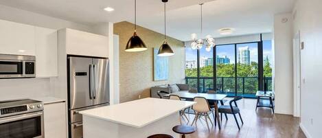 Fridge, microwave, oven, stovetop