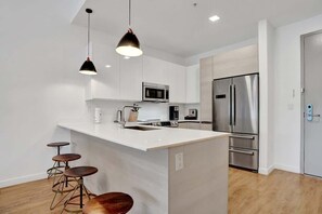 DSC02319 - 17West Spacious 2BR | Pool, Walk to Lincoln Rd (Miami Beach)