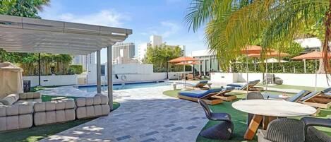 屋外ダイニングエリア