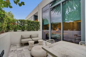 Outdoor dining - 17WEST Spacious 2BR with Balcony - 517 (Miami Beach)