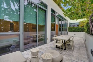 DSC02571 - 17West 2BR | Pool & Walk to South Beach (Miami Beach)