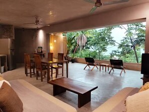 Dining - The sea in front of your window! (Puerto Vallarta)