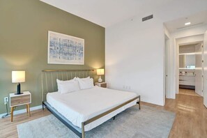 Bügeleisen/Bügelbrett, WLAN, Bettwäsche