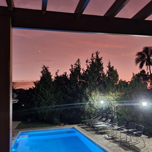 Beautiful country house in Piedade, pets allowed, heated spa and pool.