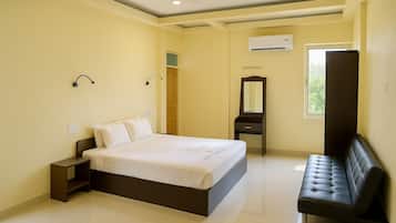 Habitación familiar, balcón | Sistema de insonorización y wifi gratis