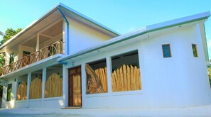 Fachada da propriedade