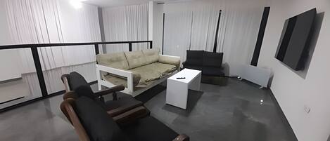 Familienhaus, Blick auf den Innenhof | Wohnbereich