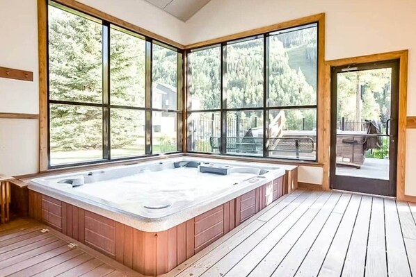 Interior - Cozy, Central 3BR W/fireplace and Hot tub (Telluride)