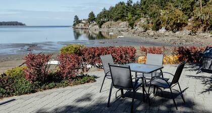 Oceanfront Resort Corner Double Queen Beds Suite