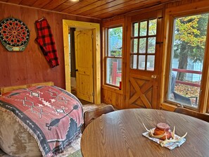 Dining - Newly Remodeled Riverfront Cabin – Kayaks, Sunset Views & Northwoods Charm (Tomahawk)