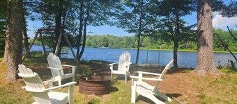 Newly Remodeled Riverfront Cabin – Kayaks, Sunset Views & Northwoods Charm