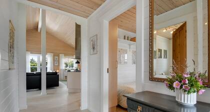 Lovely home in Skjern with WiFi