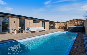 A heated pool - Beautiful home in Ejstrupholm (Ejstrupholm)