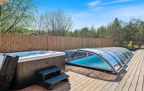 Outdoor spa tub - Beautiful home in Ejstrupholm (Ejstrupholm)