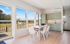 Dining - 3 bedroom cozy home in Ejstrupholm (Ejstrupholm)