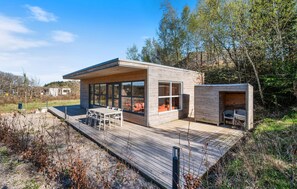 Outdoor dining - 3 bedroom cozy home in Ejstrupholm (Ejstrupholm)