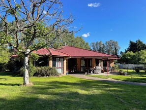 Exterior - Comfortable family home in charming Greytown (Greytown)