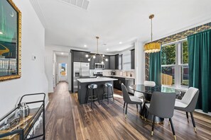 Private kitchen - The Emerald-Contemporary Art Deco–Style Townhome (Memphis)