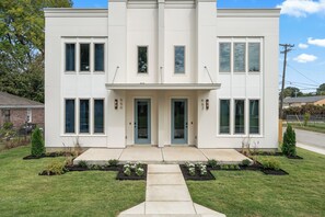 Exterior - The Emerald-Contemporary Art Deco–Style Townhome (Memphis)