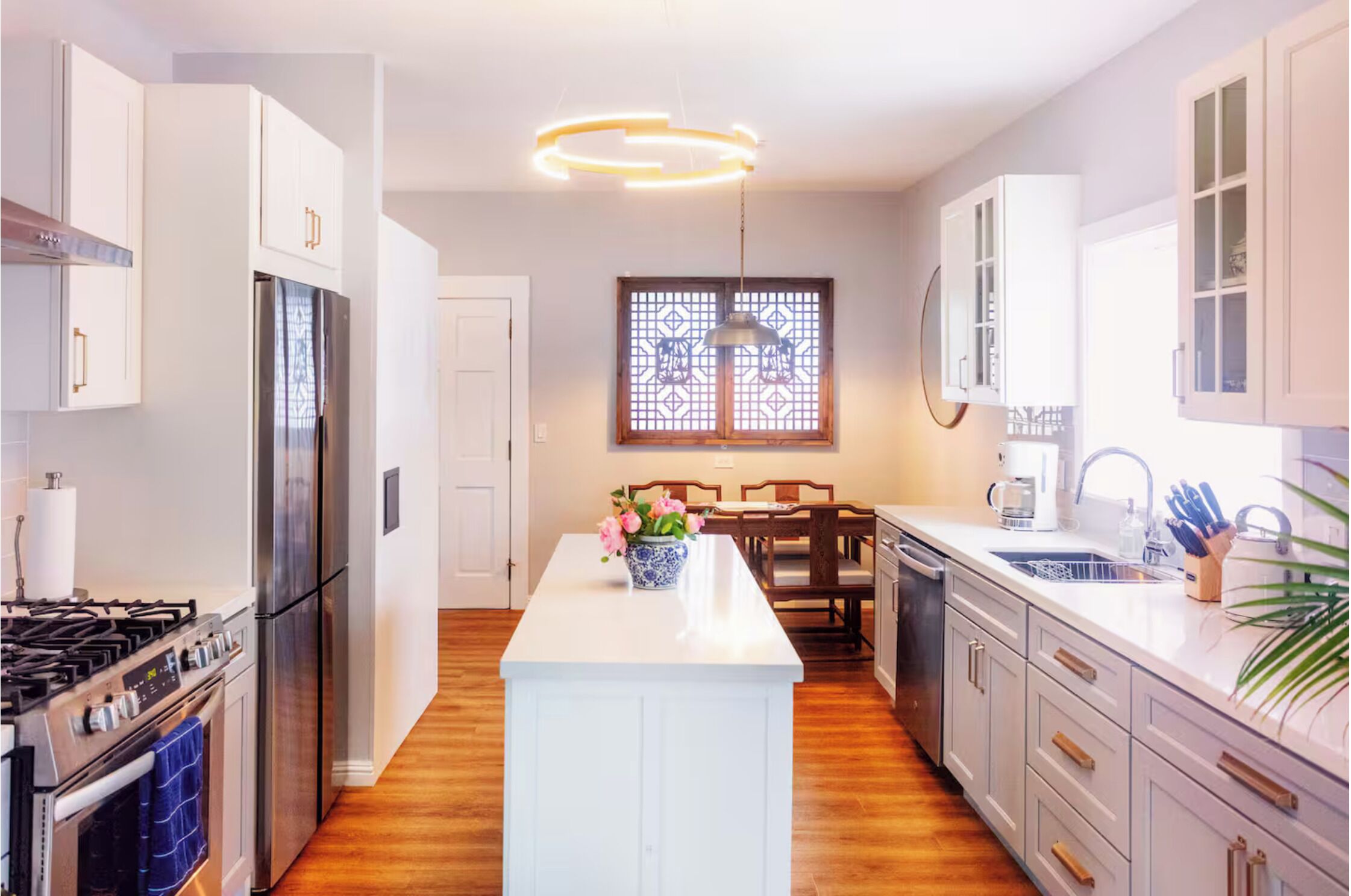 電子レンジ、オーブン、コンロ、食器洗い機