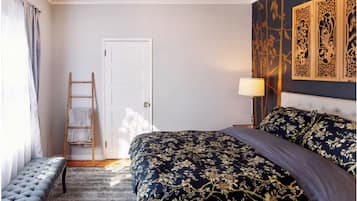 1 bedroom, iron/ironing board, internet, bed sheets