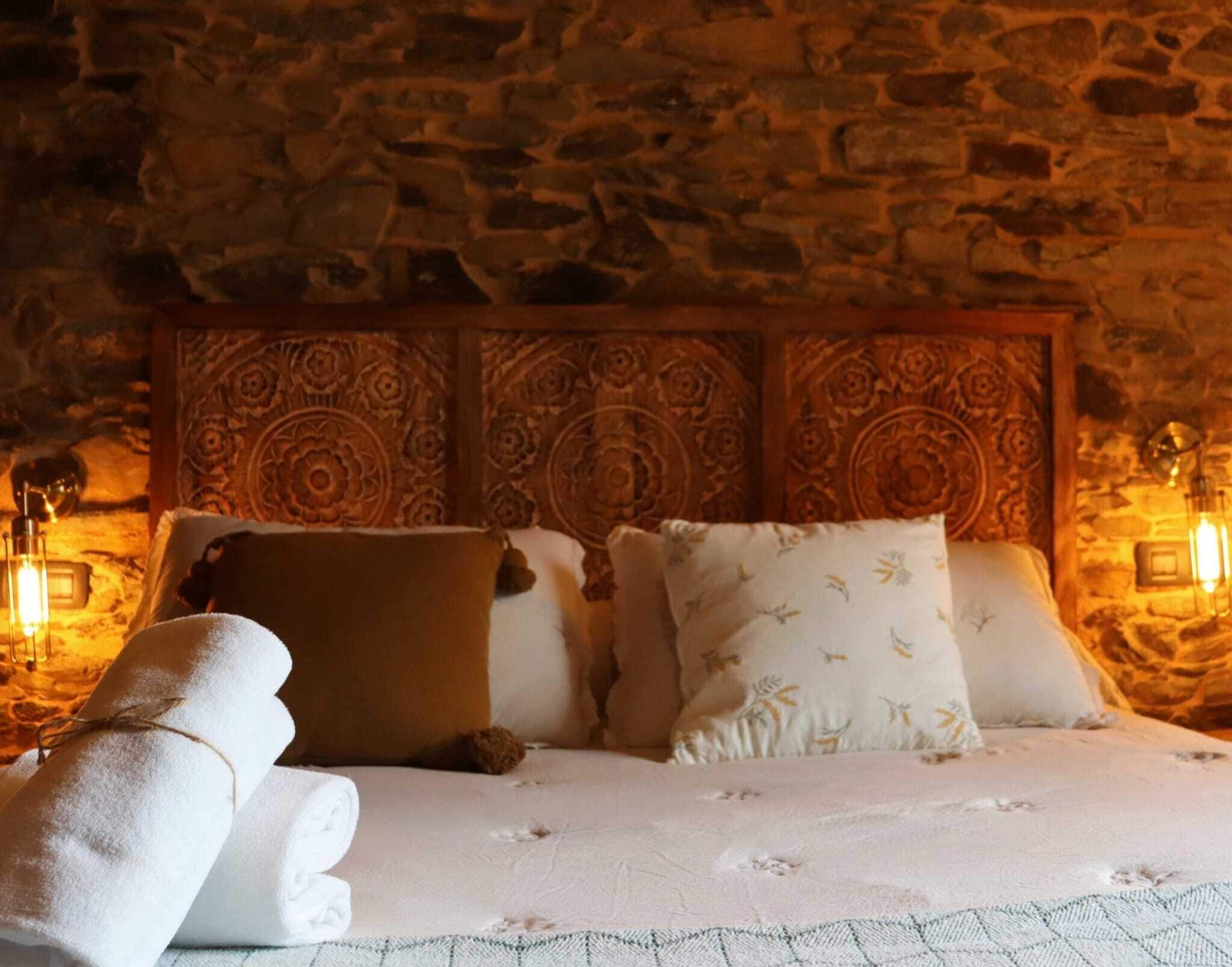 Kahden hengen huone, näköala puutarhaan | Ylelliset vuodevaatteet, memory foam -patjalliset sängyt