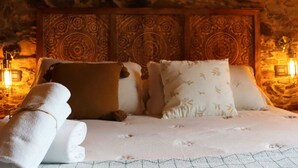 Dobbeltrom, hageutsikt | Sengetøy av topp kvalitet, memory foam-senger og minibar (inkludert)