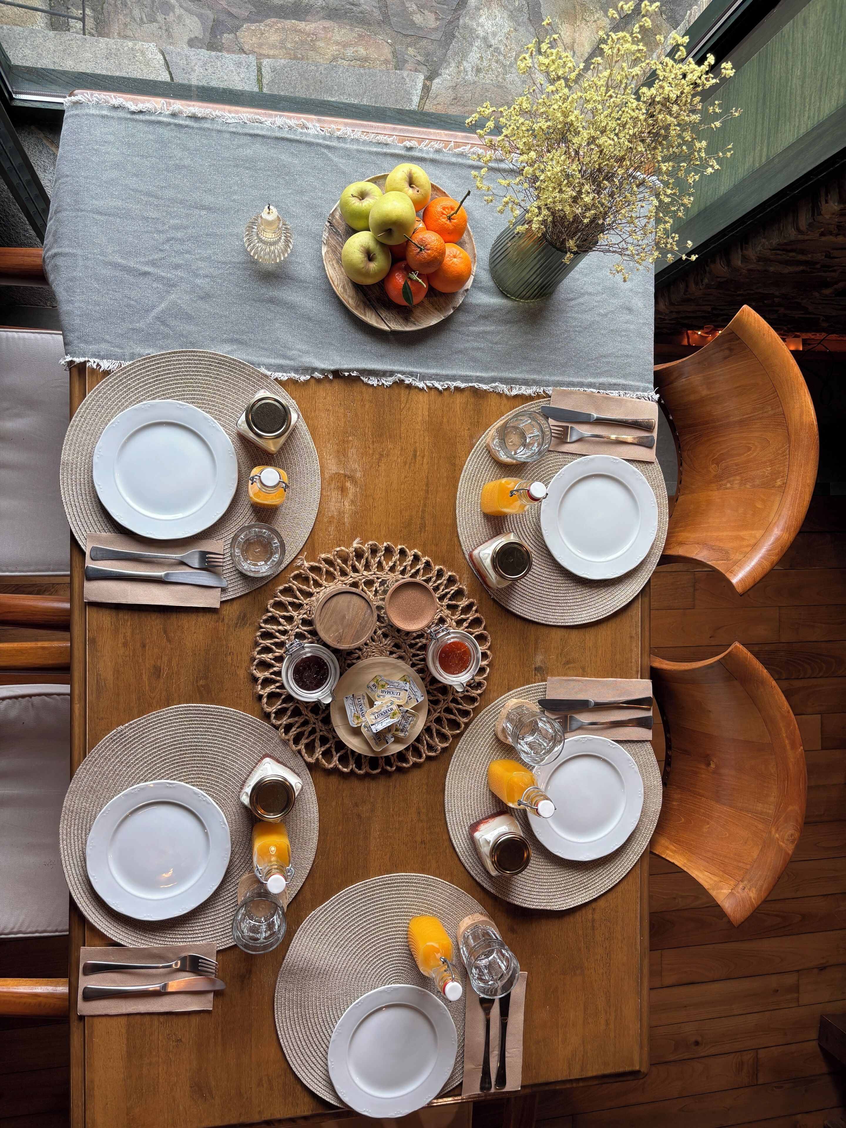 Se ofrece un desayuno autoservicio (10 EUR por persona)