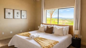 7 camere, una scrivania, ferro/asse da stiro, culla da viaggio