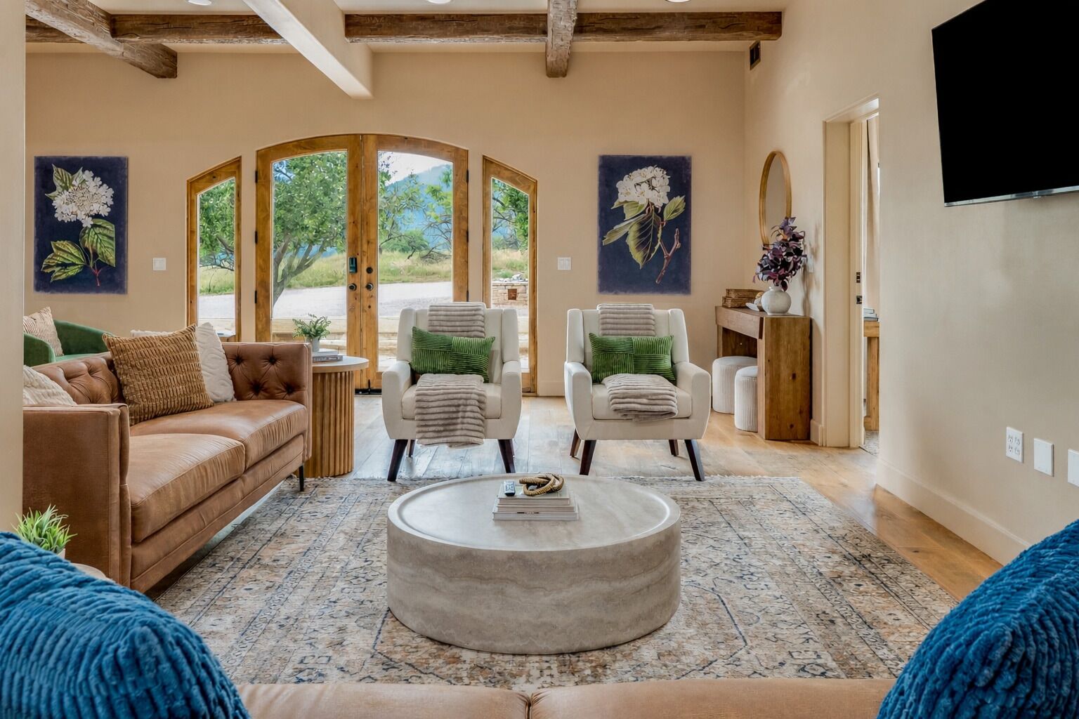 Smart TV, fireplace, foosball