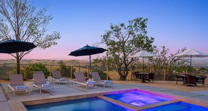 Villa Encanto- Year Round HEATED Pool & Spa, VIEWS, Outdoor Oasis