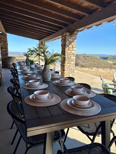 Villa Encanto- Year Round HEATED Pool & Spa, VIEWS, Outdoor Oasis