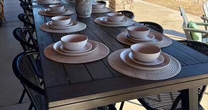 Villa Encanto- Year Round HEATED Pool & Spa, VIEWS, Outdoor Oasis