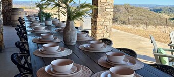 Villa Encanto- Year Round HEATED Pool & Spa, VIEWS, Outdoor Oasis