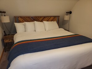 Superior-Ferienhütte, Terrasse | Hochwertige Bettwaren, Bügeleisen/Bügelbrett, kostenloses WLAN