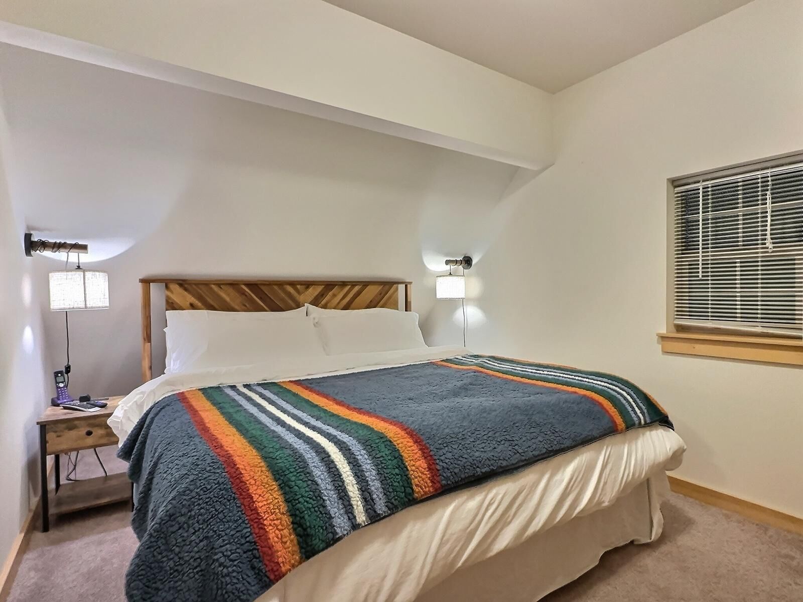 Chalet rustique Supérieur, patio | Literie de qualité, fer et planche à repasser, accès au Wi-Fi (inclus)