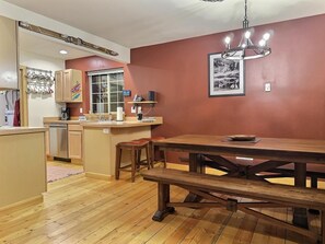 Superior Cabin, Patio | Dining - Mt. Baker Lodge (Deming)