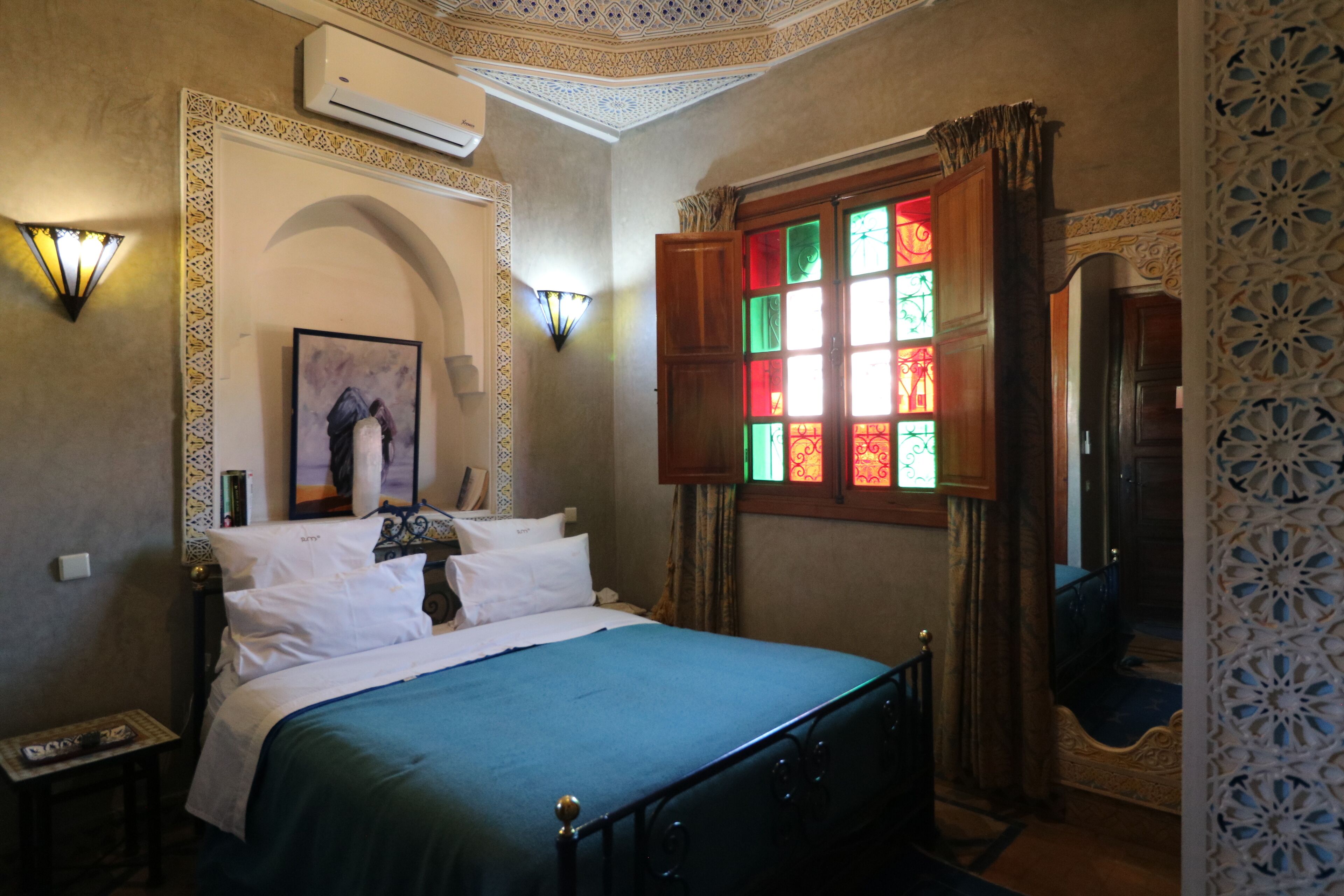 标准双人房 | 客房内保险箱、熨斗/熨衣板、免费 WiFi