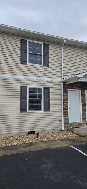 Exterior - NEW! 2-bedroom townhome- 0.3 miles from I-81 (Glade Spring)
