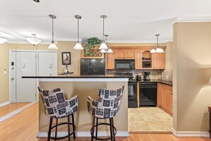 Private kitchen - World Cup Deal• Flat-Rate 10–14 Night Package • Steps from Mercedes Benz Stadium (Atlanta)