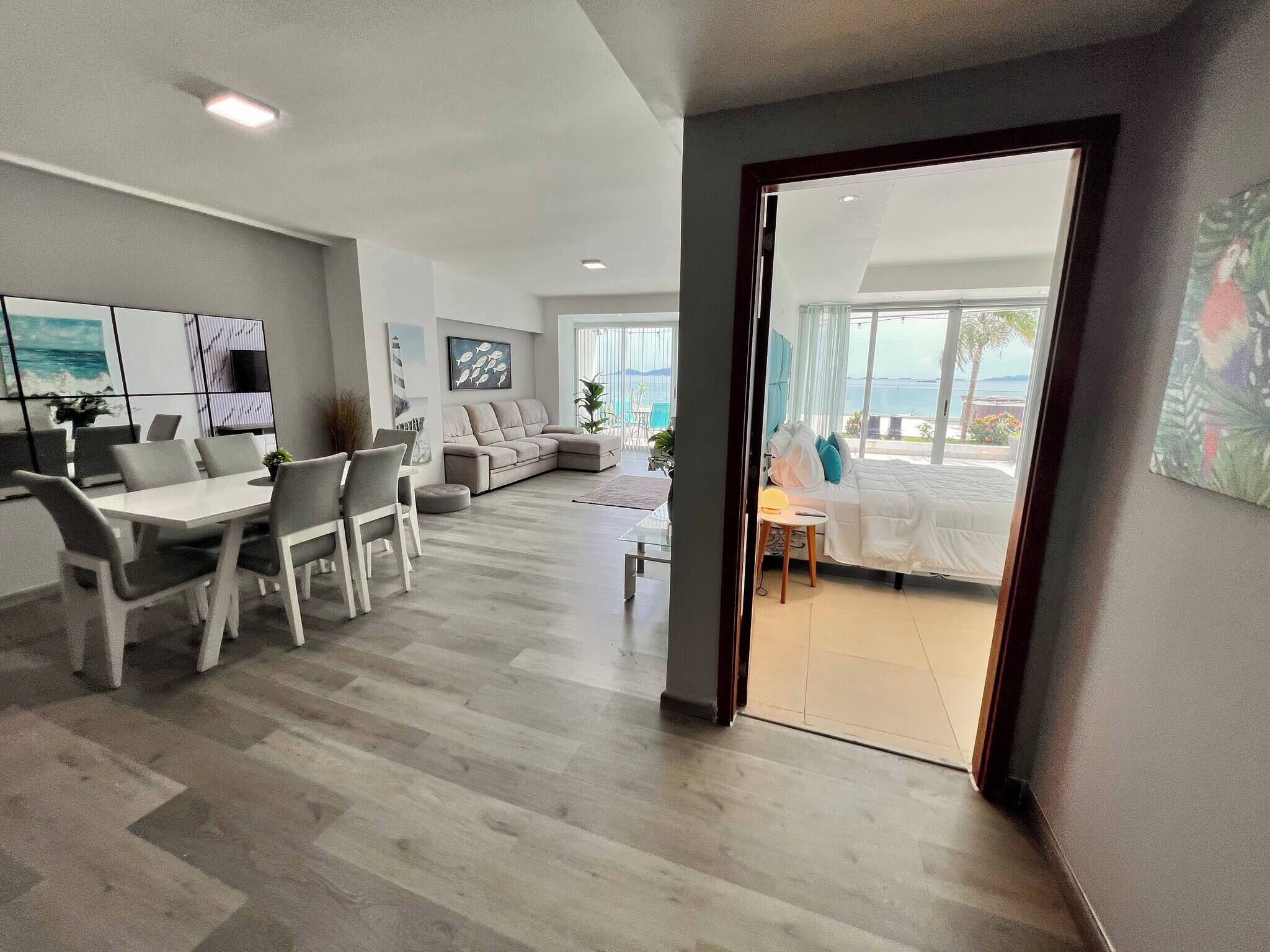 Apartment, 2 Bedrooms, Balcony, Ocean View | Dining room