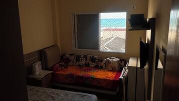 3 bedrooms, free WiFi, bed sheets, wheelchair access