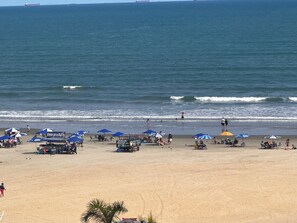 On the beach - Vacation/Carnival - SEA VIEW 3 Bedrooms - Sleeps 10! (Praia Grande)