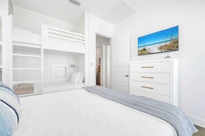 2 bedrooms, iron/ironing board, travel cot, free WiFi - You Are My Sonshine by Stay on 30a (Inlet Beach)