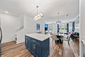 Interior - Relaxing Contemporary Duplex Stay (Memphis)