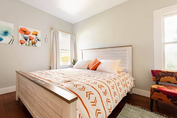 Room - Lux Manor: Fire pit/Games/Secret Room & Coffee Bar (San Diego)