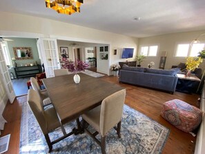 Interior - Lux Manor: Fire pit/Games/Secret Room & Coffee Bar (San Diego)