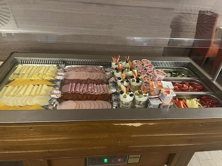Free daily buffet breakfast