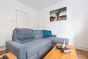 Una Smart TV, libros