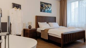Double Room, Garden View | Soundproofing, free WiFi